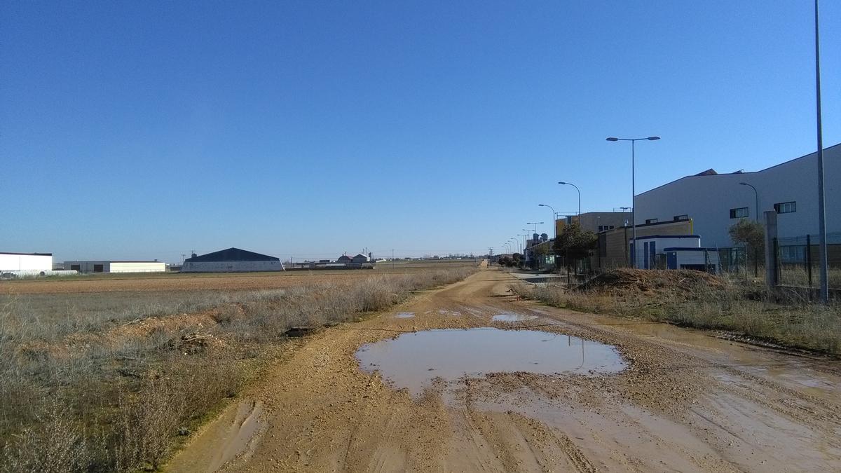 Uno de los caminos rurales del término municipal de Toro