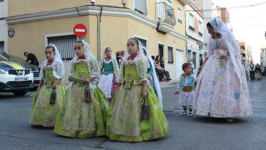 Elda despide las Fallas con la procesión