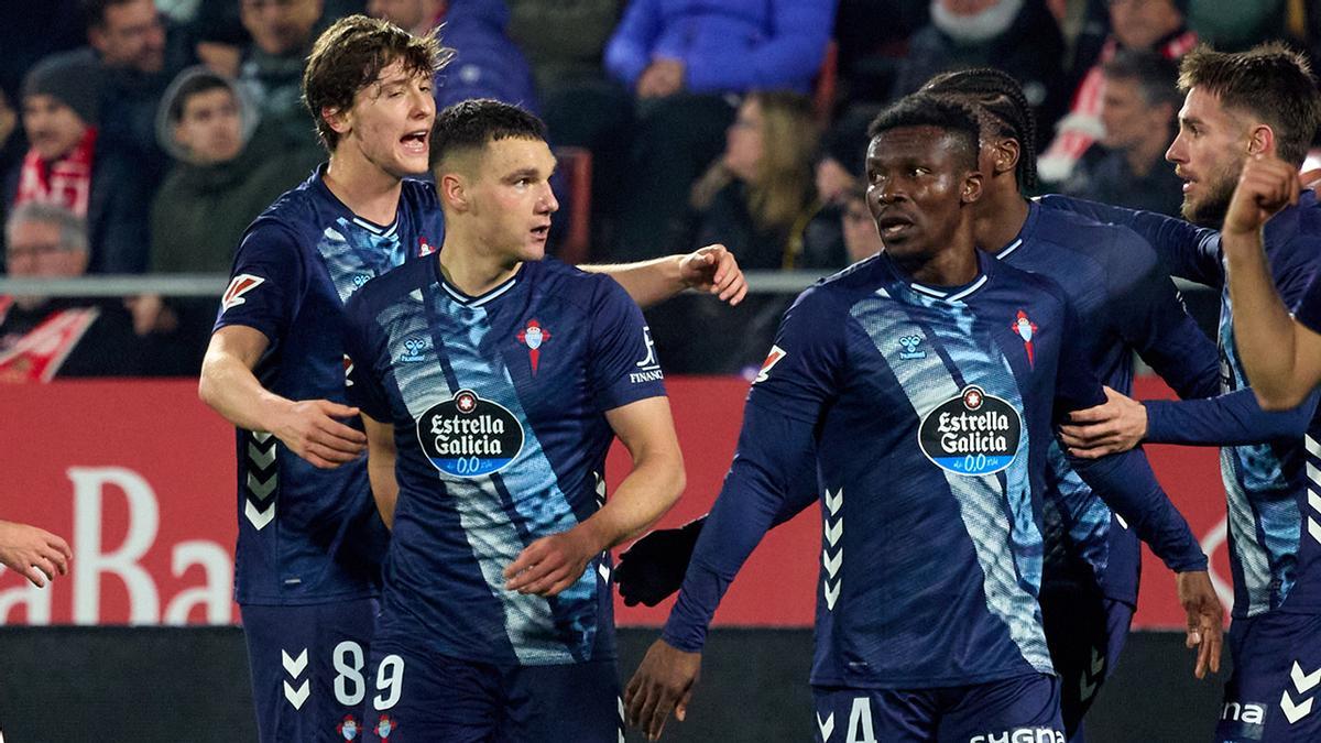 Fer López, Jutglà, Aidoo, Moriba y Mingueza celebran el segundo gol en Montilivi.