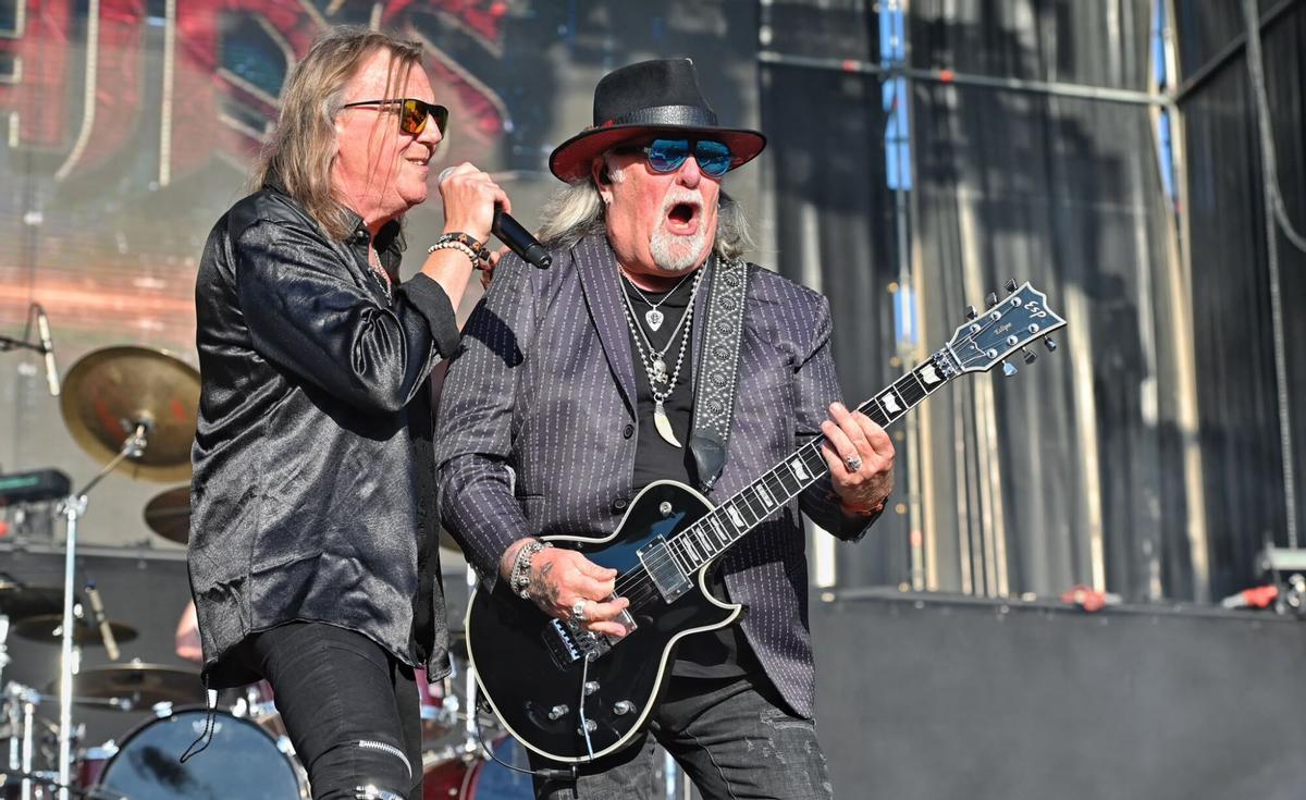 Los Sex Pistols en la primera jornada del Barcelona Rock Fest de Santa Coloma de Gramenet. En la foto, Pretty Maids