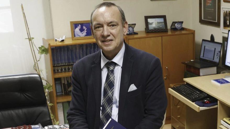 Marcelino Agís Villaverde é catedrático de Filosofía e presidente da Academia Xacobea.