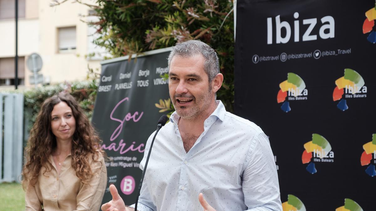 Costa durante la presentación de 'La vida Islados' en el Consell de Ibiza.