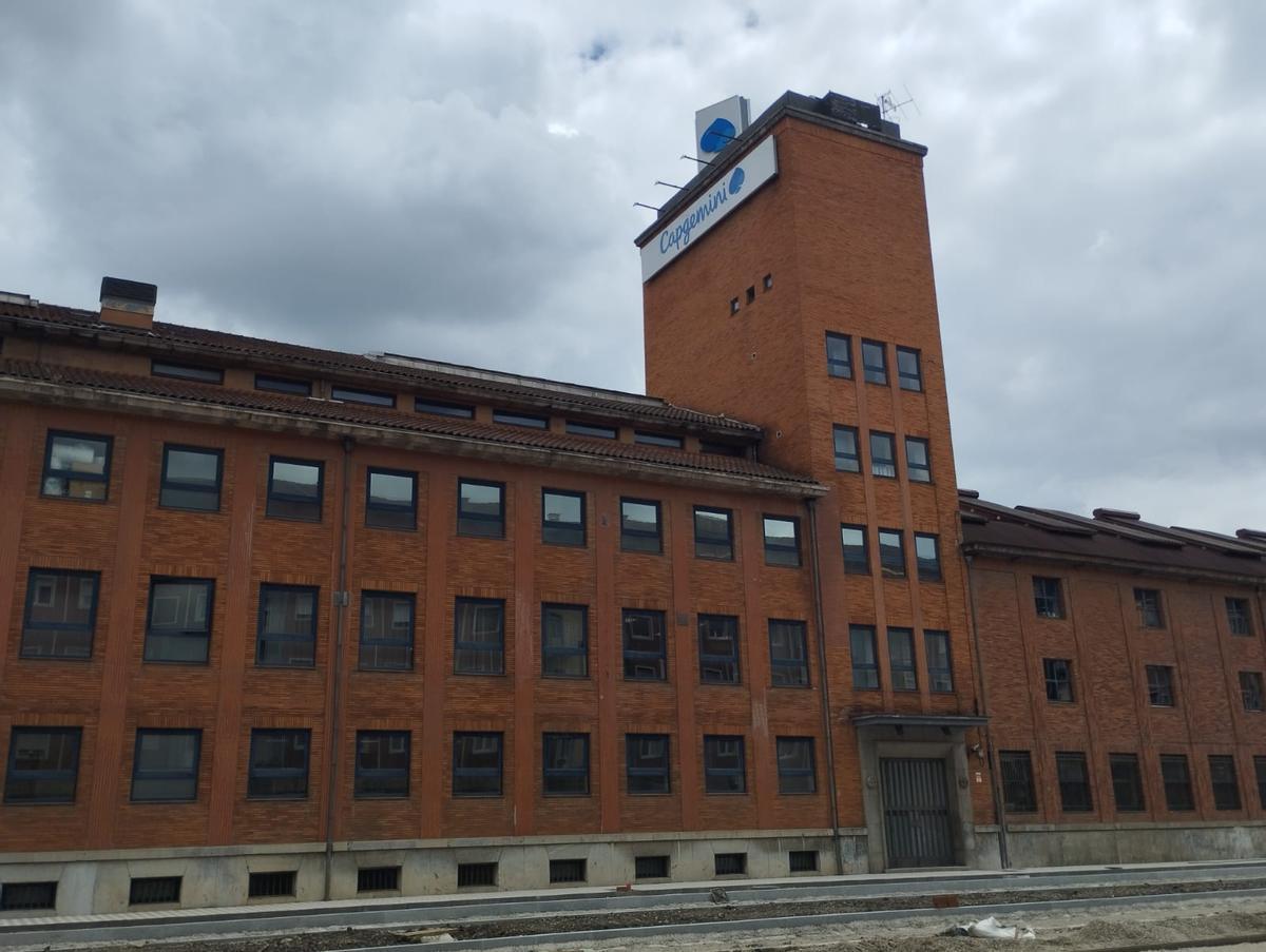 El inmueble que ocupa Capgemini en Valnalón.