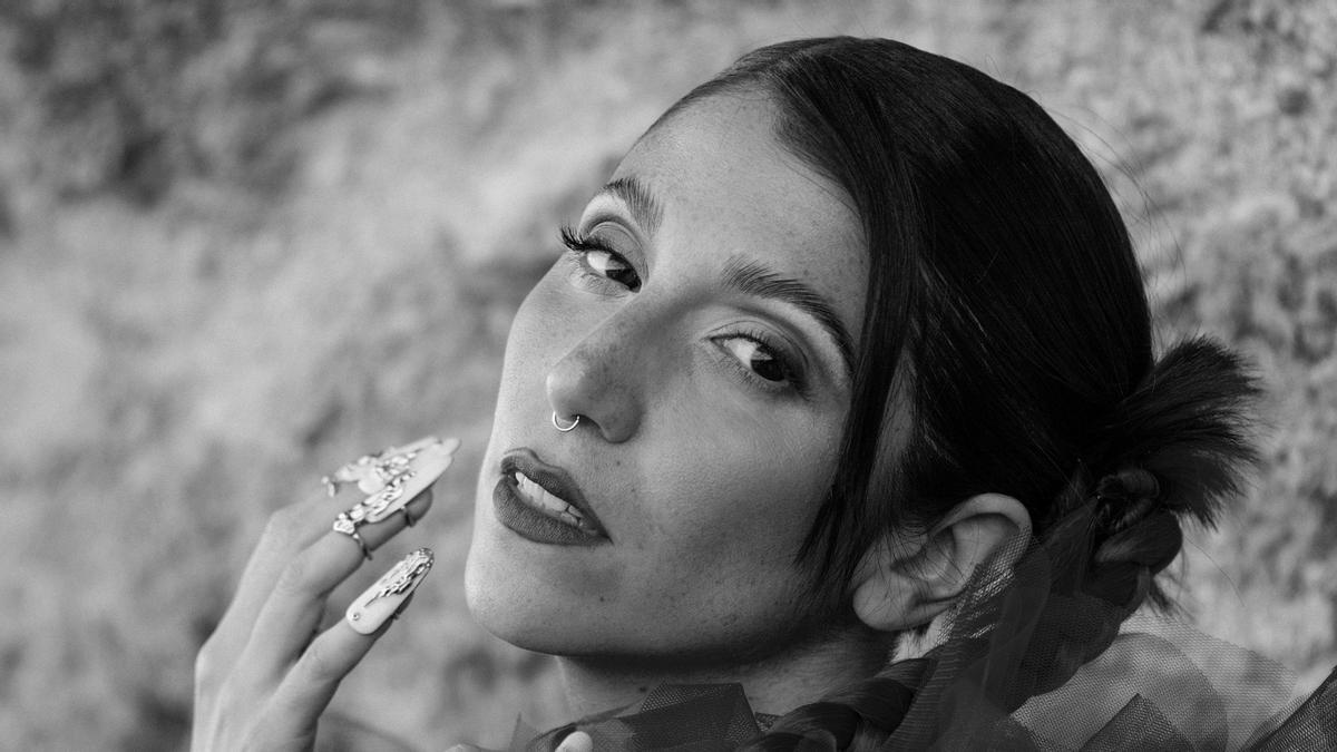 bely Bely Basarte: «La canción del verano tiene que ser pegadiza, alegre y  bailable»
