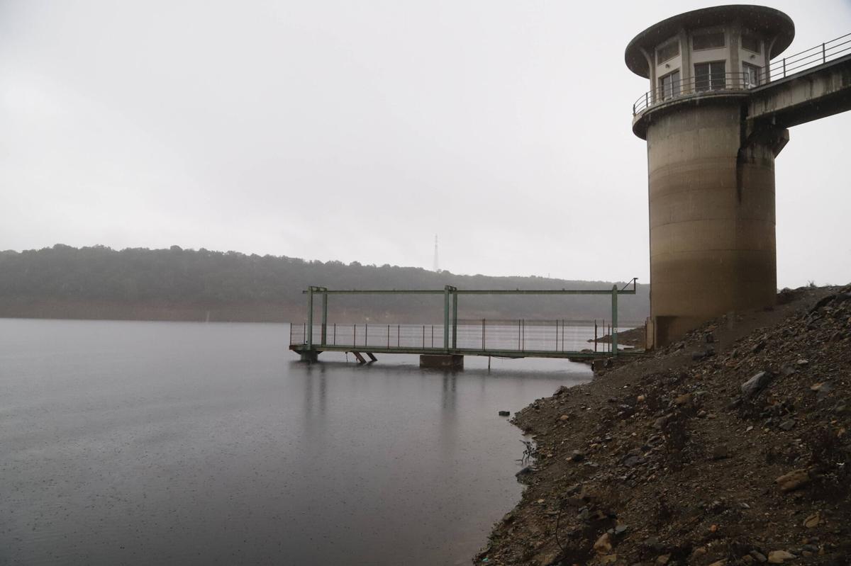 A.J.González Córdoba Efectos de la borrasca Claudia sobre el almacenamiento de agua en el pantano embalse presa de San Rafael de Navallana