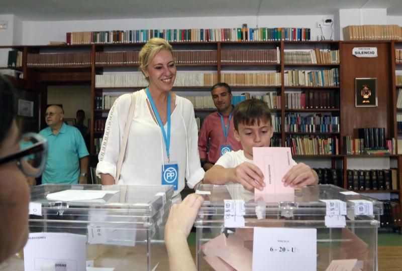 26J | Los políticos malagueños acuden a votar