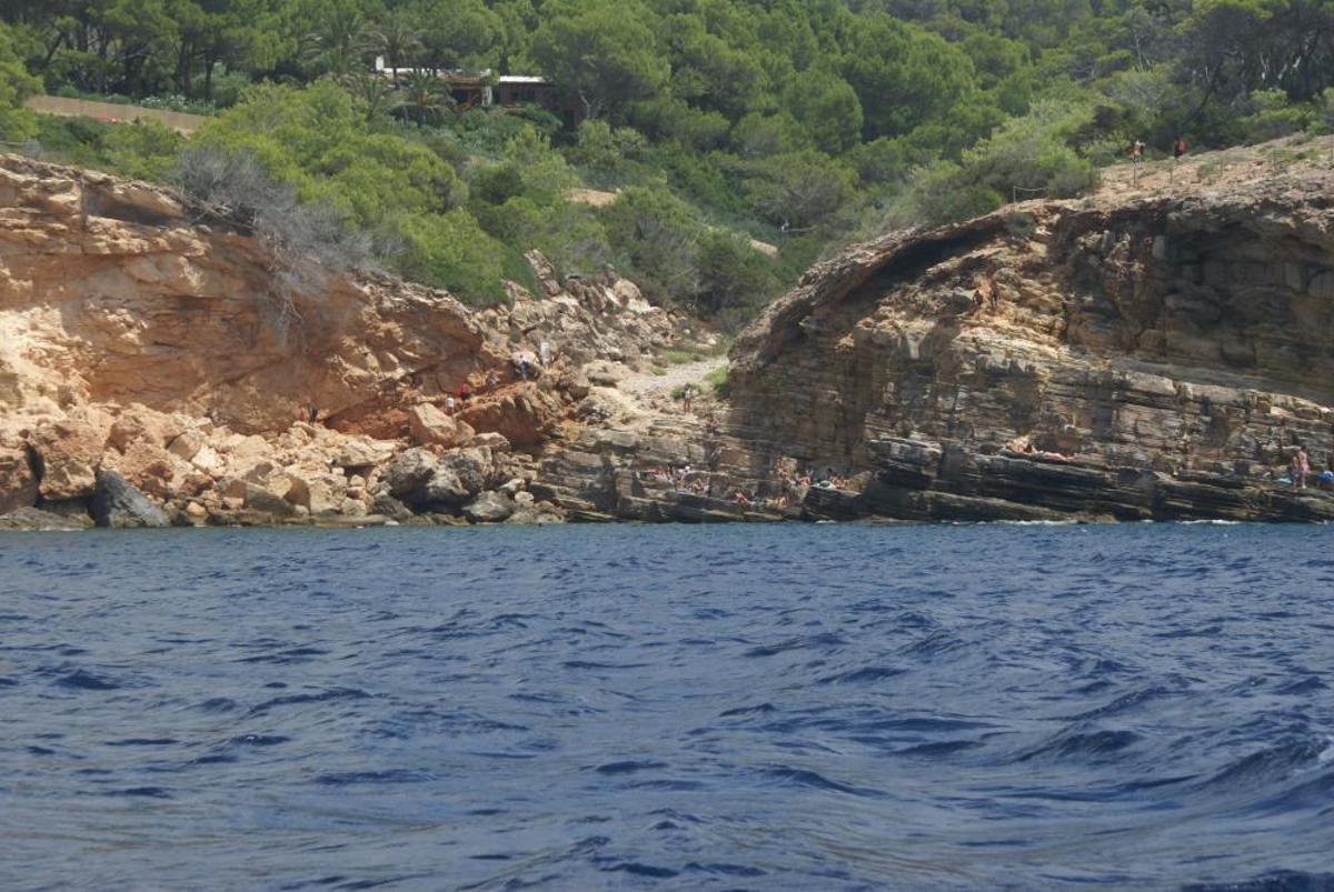 Punta Galera. La mejor para ver la puesta de sol. No tiene arena pero sí buen ambiente.