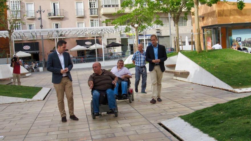 El cumplimiento de la normativa de accesibilidad en los comercios es mínima, según Málaga Accesible.