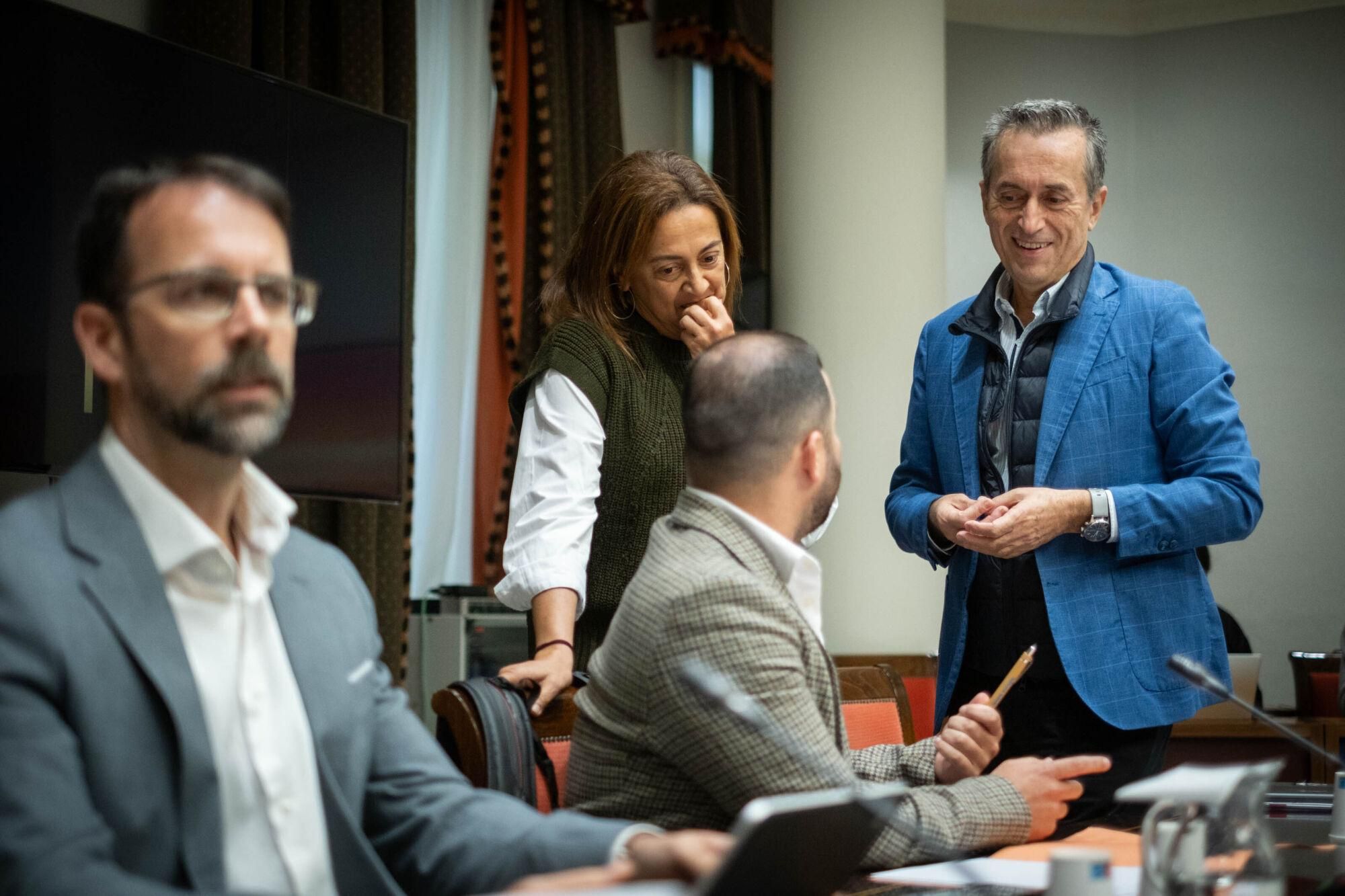 Los cabildos debaten la ley de de Ordenación Sostenible del Uso Turístico de Viviendas