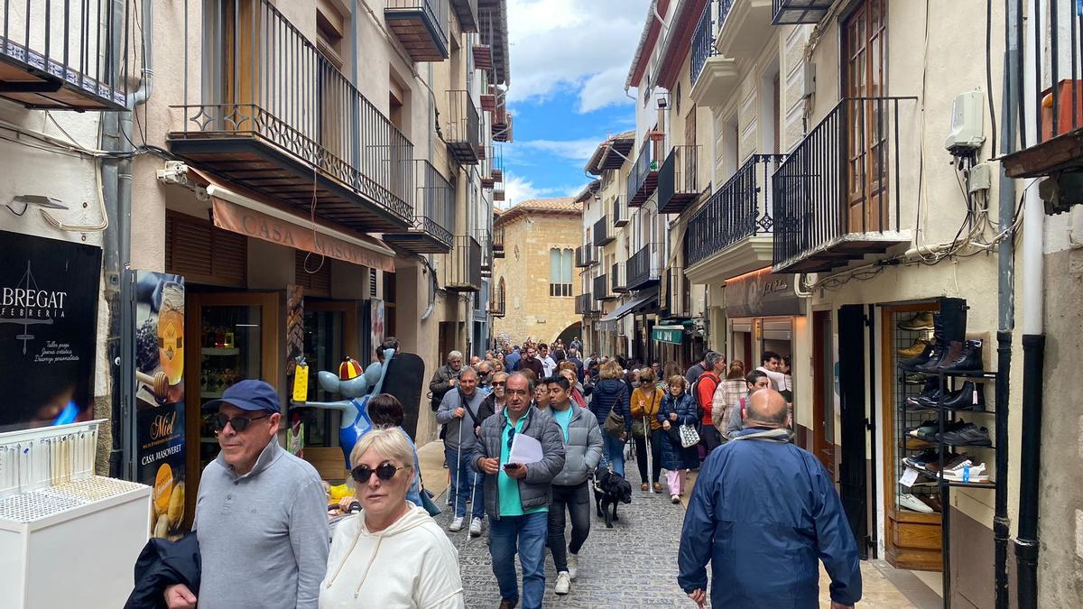 Aspecto de las calles más céntricas de Morella en la Semana Santa del 2024.