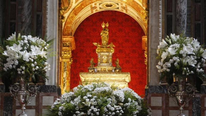 La Virgen de Villaviciosa deja la Catedral para volver a su pueblo