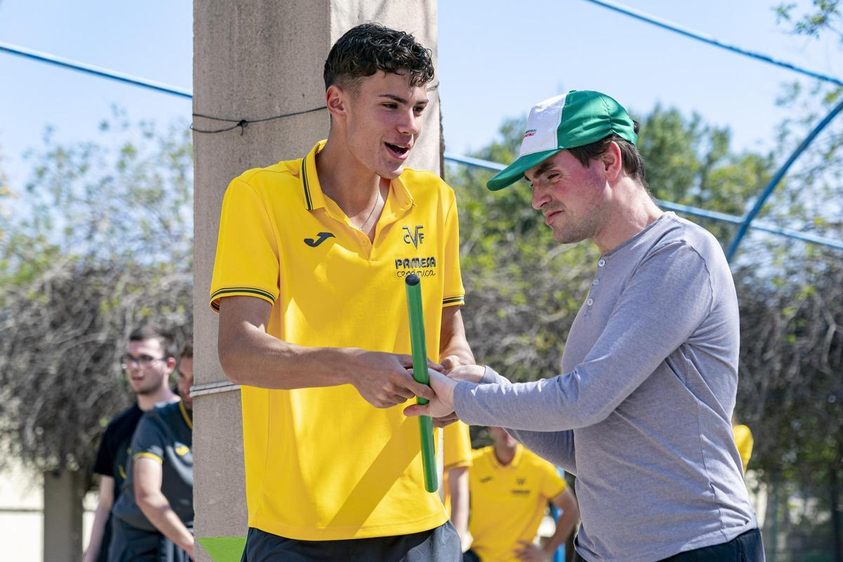 Los componentes del juvenil A del Villarreal CF han forjado un vínculo especial con El CAU de Castelló.