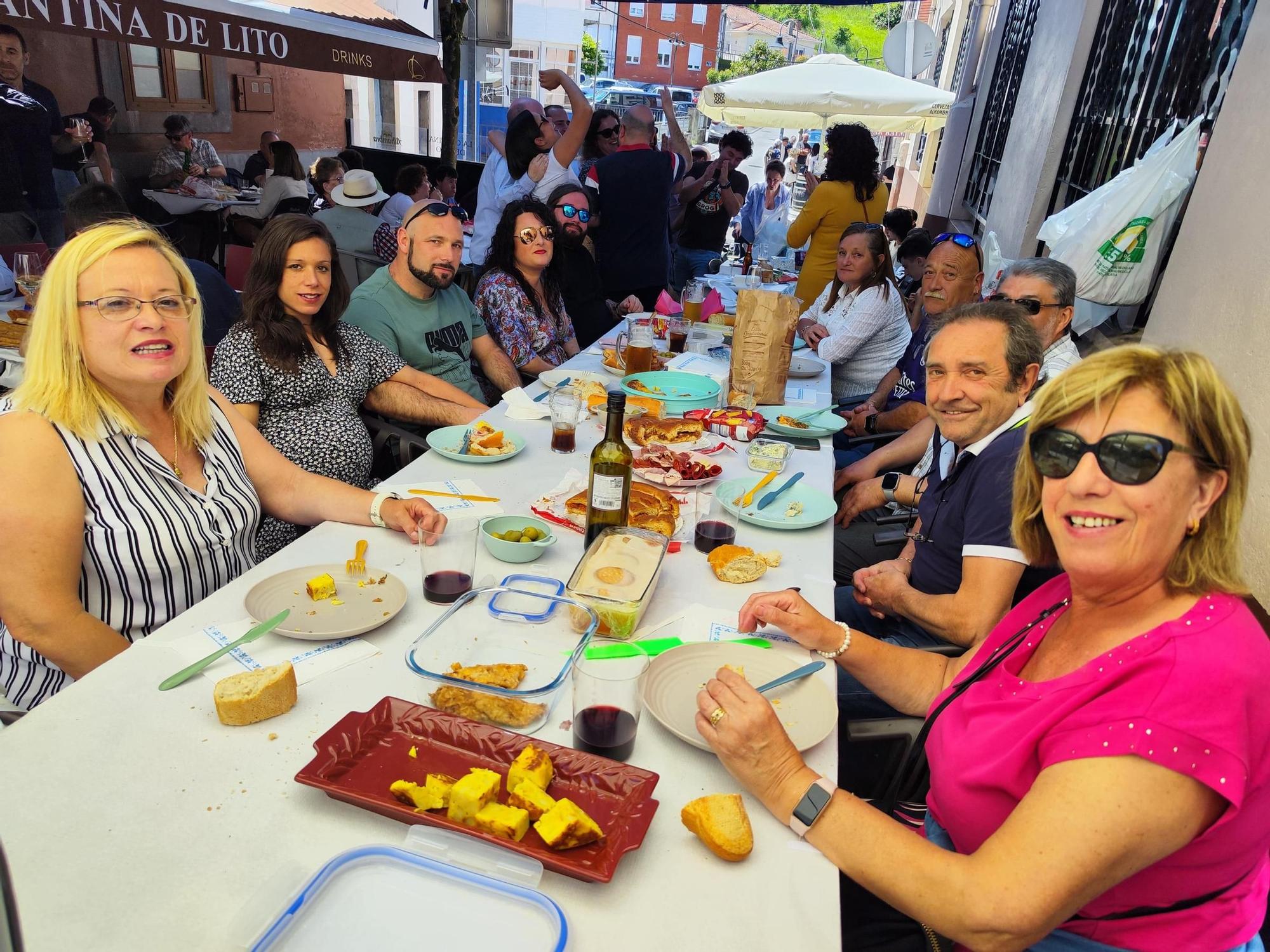 Pravia vive una comida en la calle de récord