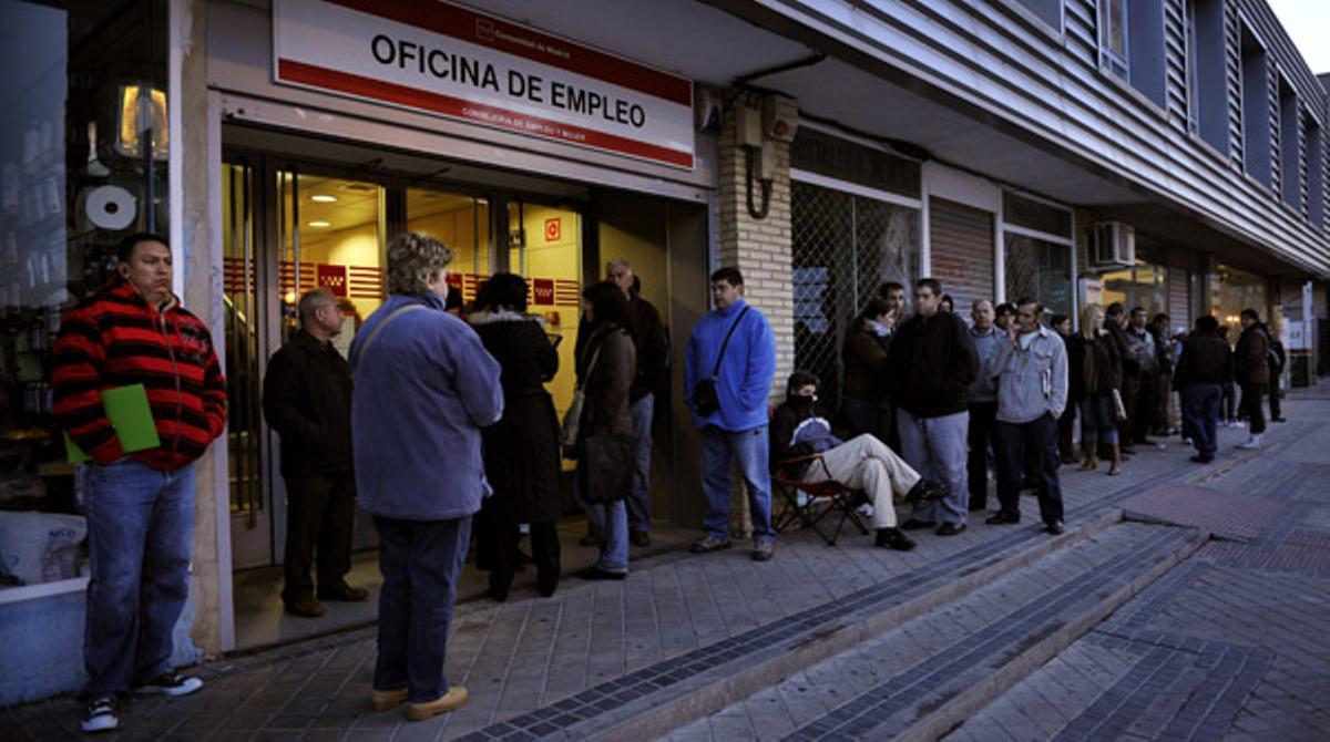 La taxa d’atur es dispara en més d’un 20%.