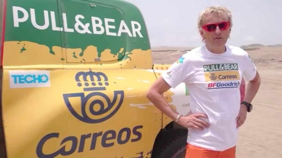 Jesús Calleja con su coche en el Rally Dakar 2019