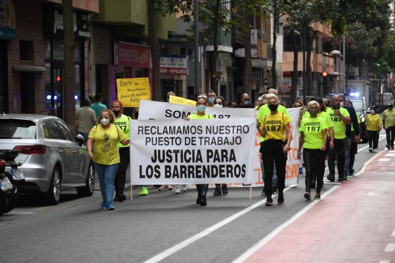 Manifestación de los barrenderos despedidos por el ayuntamiento de LPGC