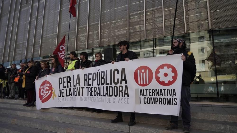 Concentració a la seu de la Generalitat de Girona per reclamar la llibertat dels presos