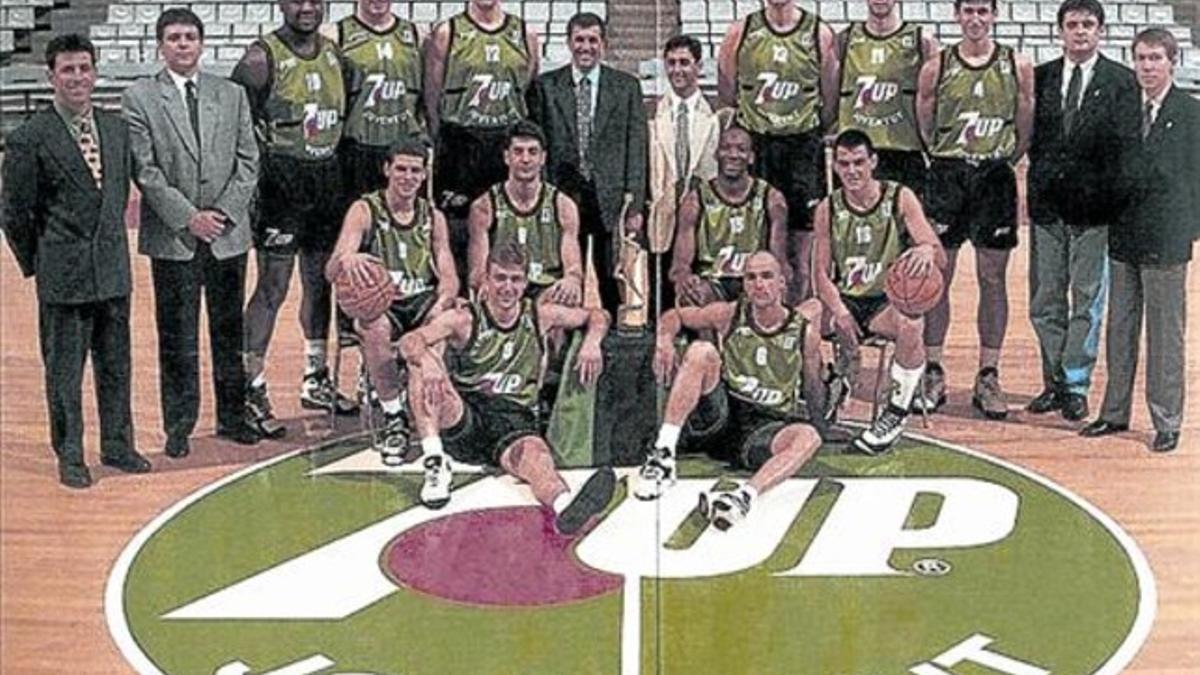 La plantilla del Joventut de la temporada 93/94 que conquistó Europa.