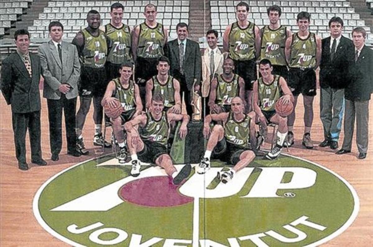 La plantilla del Joventut de la temporada 93/94 que va conquistar Europa.