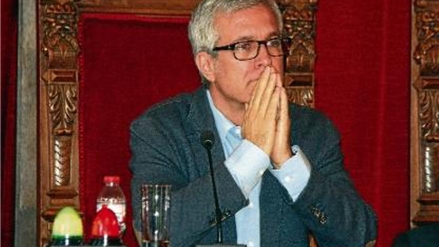 L&#039;alcalde de Tarragona, Josep Fèlix Ballesteros, nega haver rebut cap dieta o rellotge de la FMC.