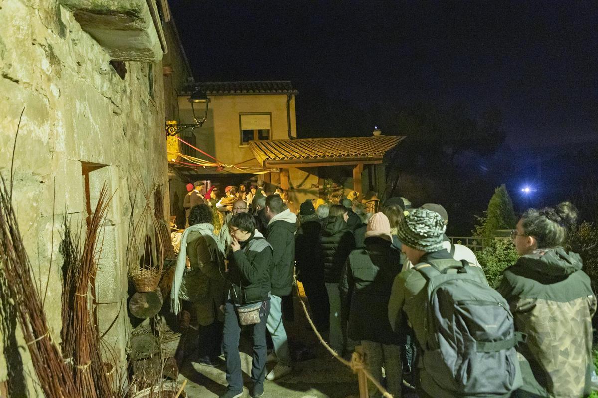 Cua de visitants durant el recorregut