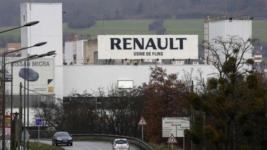 Renault revisará 15.000 coches por las emisiones contaminantes