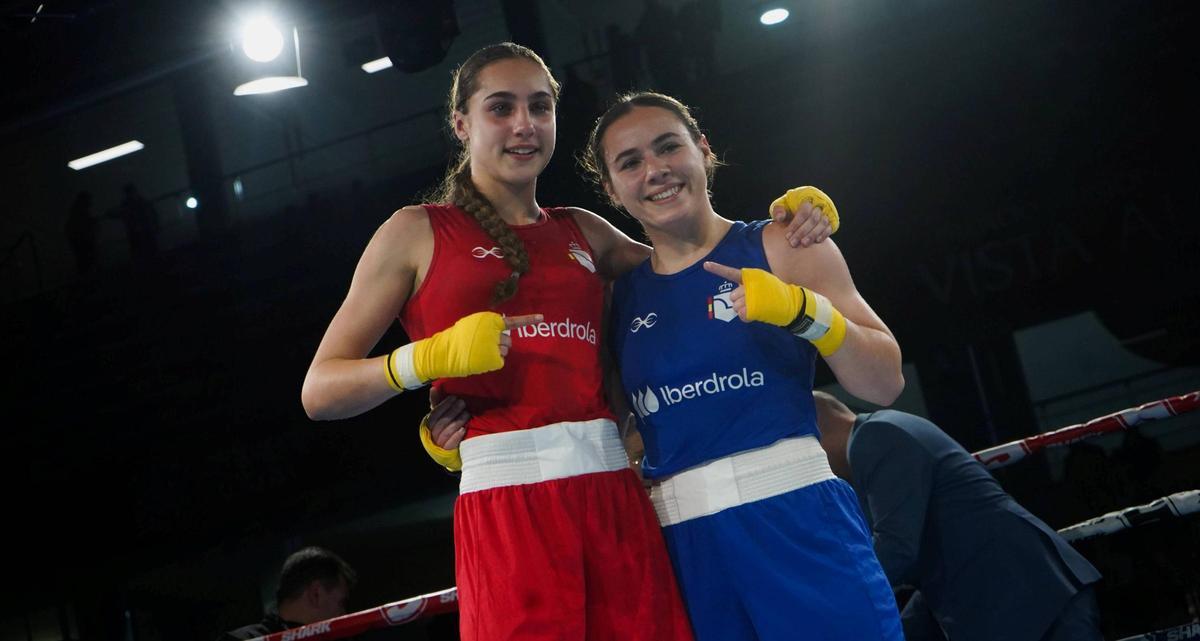 Claudia Alcañiz y Noelia Gutiérrez, a la conclusión del combate.