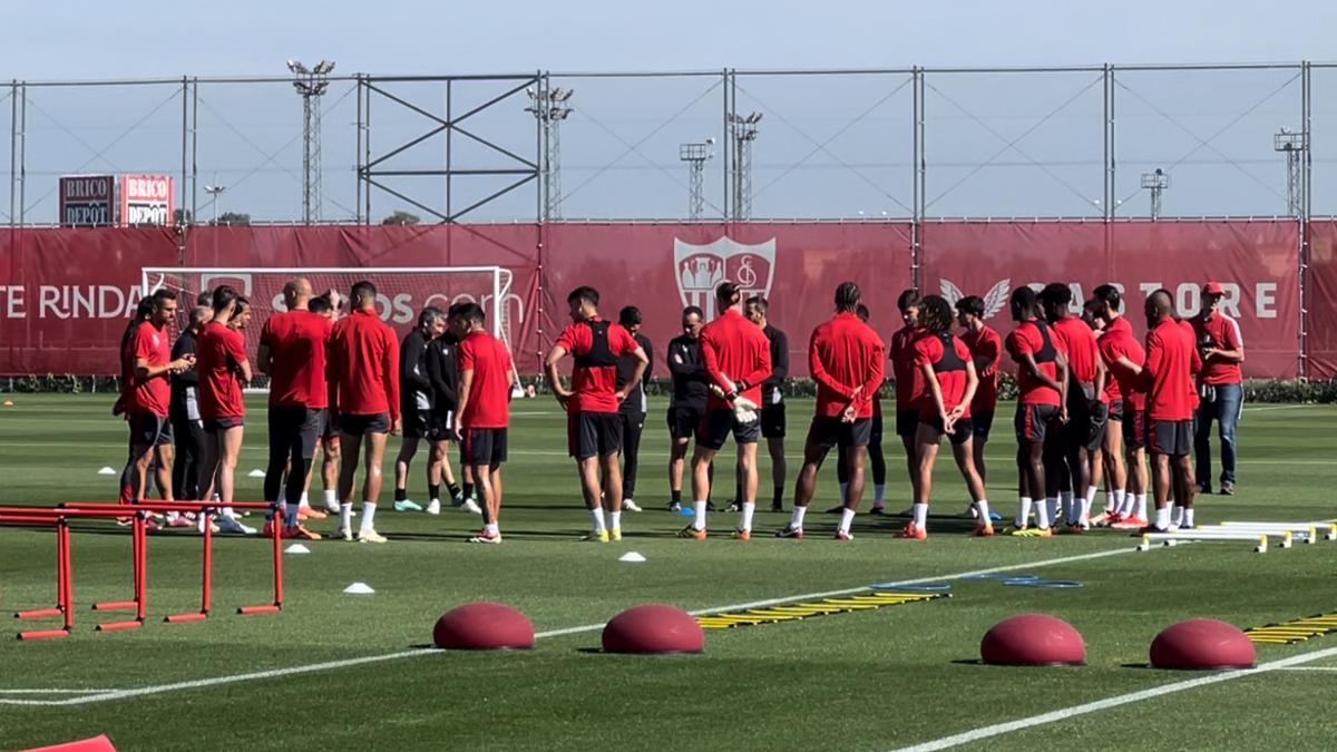 Regreso del Sevilla FC a los entrenamientos antes del derbi sevillano