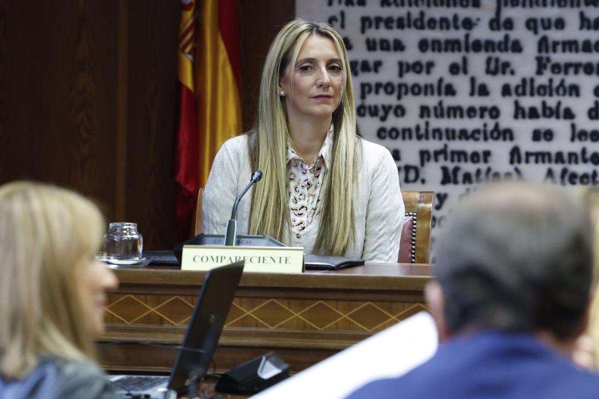 Claudia Montes, conocida como miss Asturias 2017, en el Senado