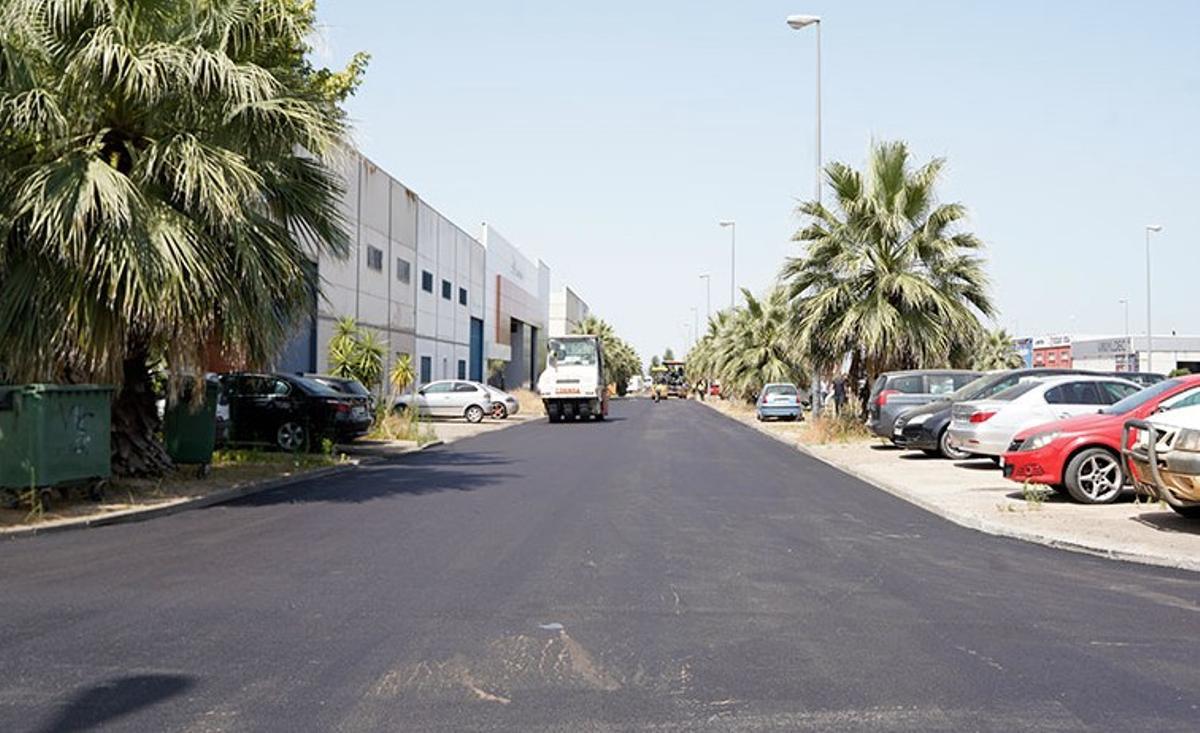 Asfaltado de calles del polígono de San Isidro, en Don Benito.