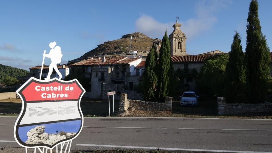 Castell de Cabres forma parte de la Ruta 99 del Consell que pasa por municipios con menos de 99 habitantes.