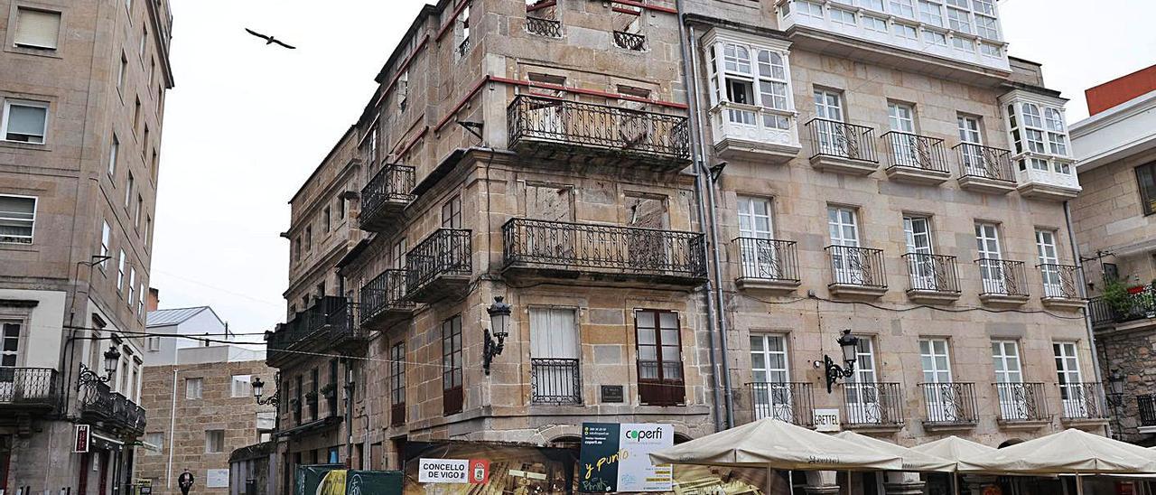 Edificio de la antigua Cerería San José, en Praza da Constitución.