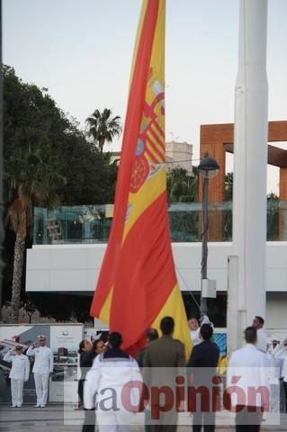 Arriado Solemne de Bandera en el puerto de Cartagena