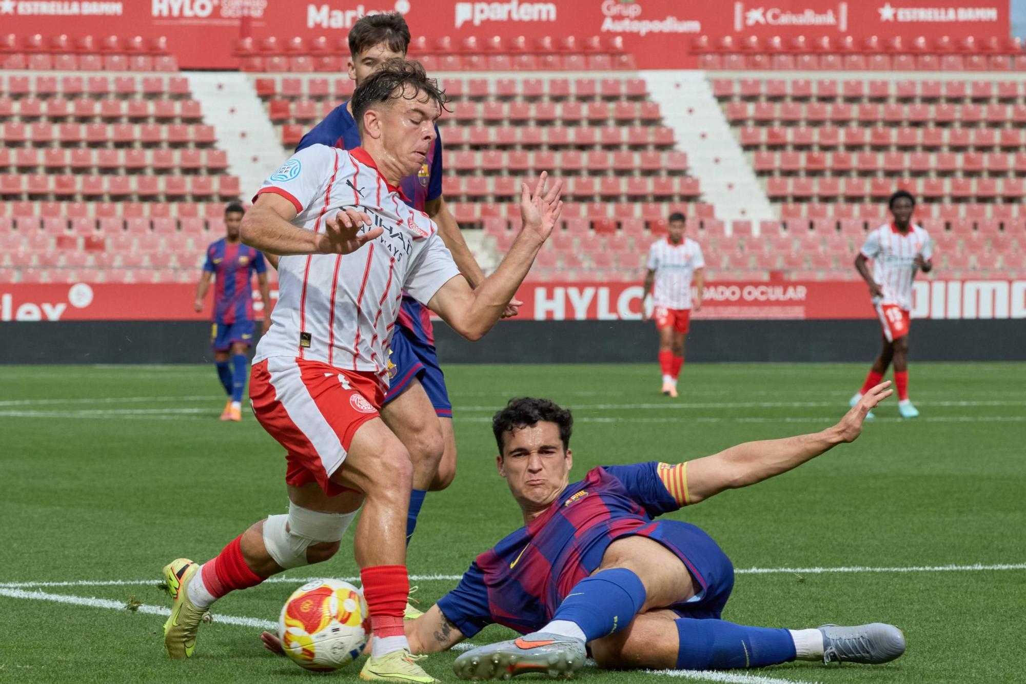 Les fotos del Girona B i Barça Atlètic
