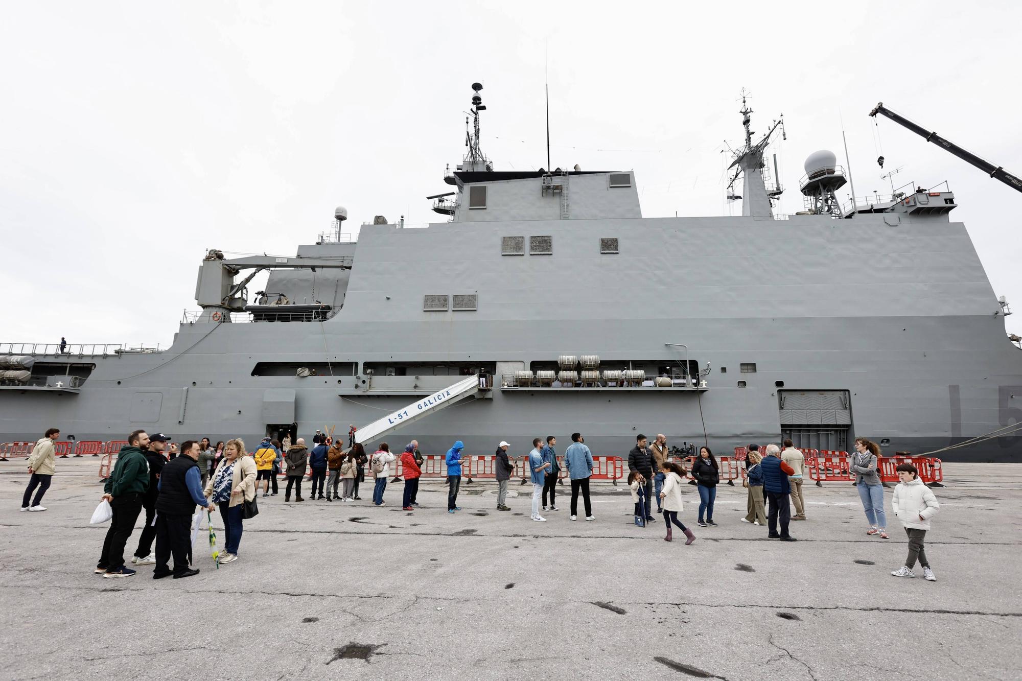 En imágenes: Así despidió Gijón a los barcos de la Armada