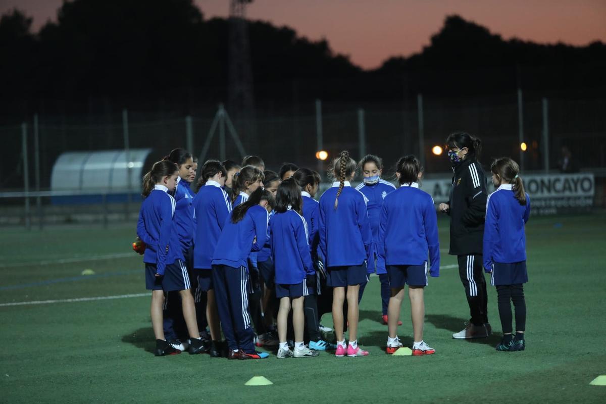Un entrenamiento del proyecto femenino del Real Zaragoza.