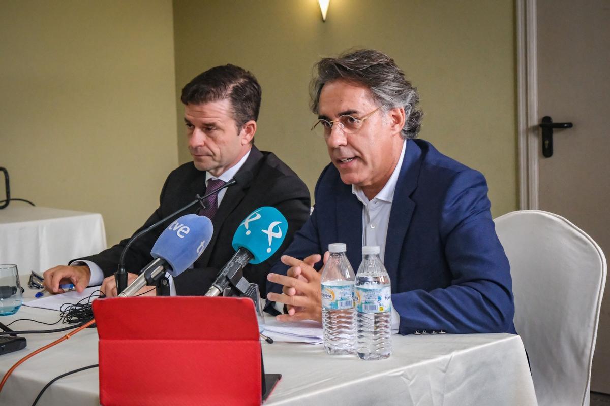 Joaquín Parra y Luis Saénz de Tejada durante la comparecencia de este jueves