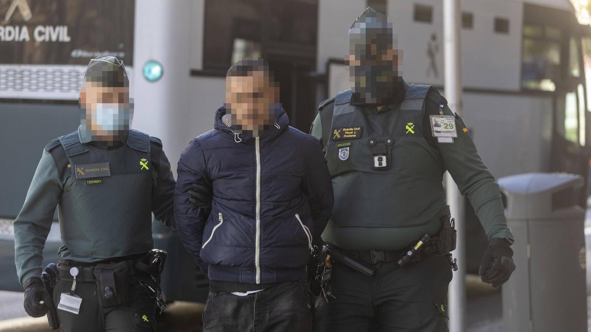 Nueve detenidos por un altercado en un avión en el aeropuerto de Palma