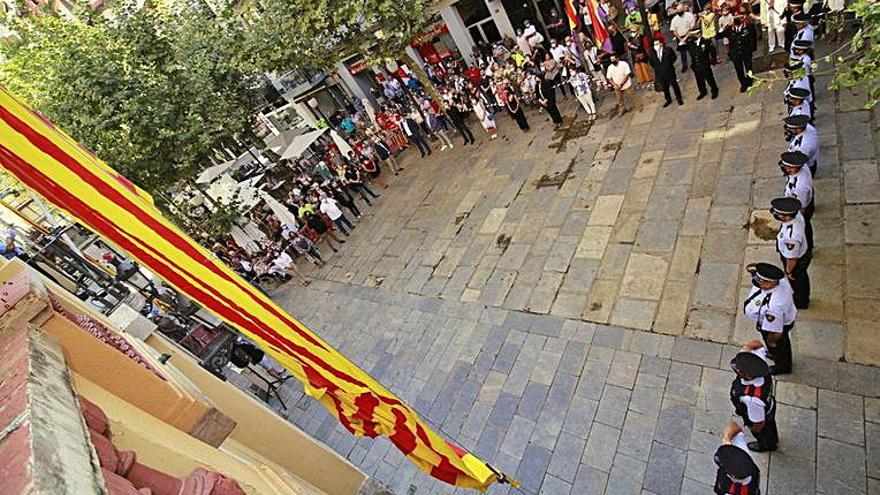 Hissada de la senyera a Blanes