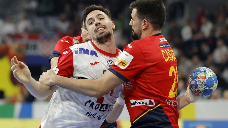 El desastre defensivo total condena a los Hispanos en su debut