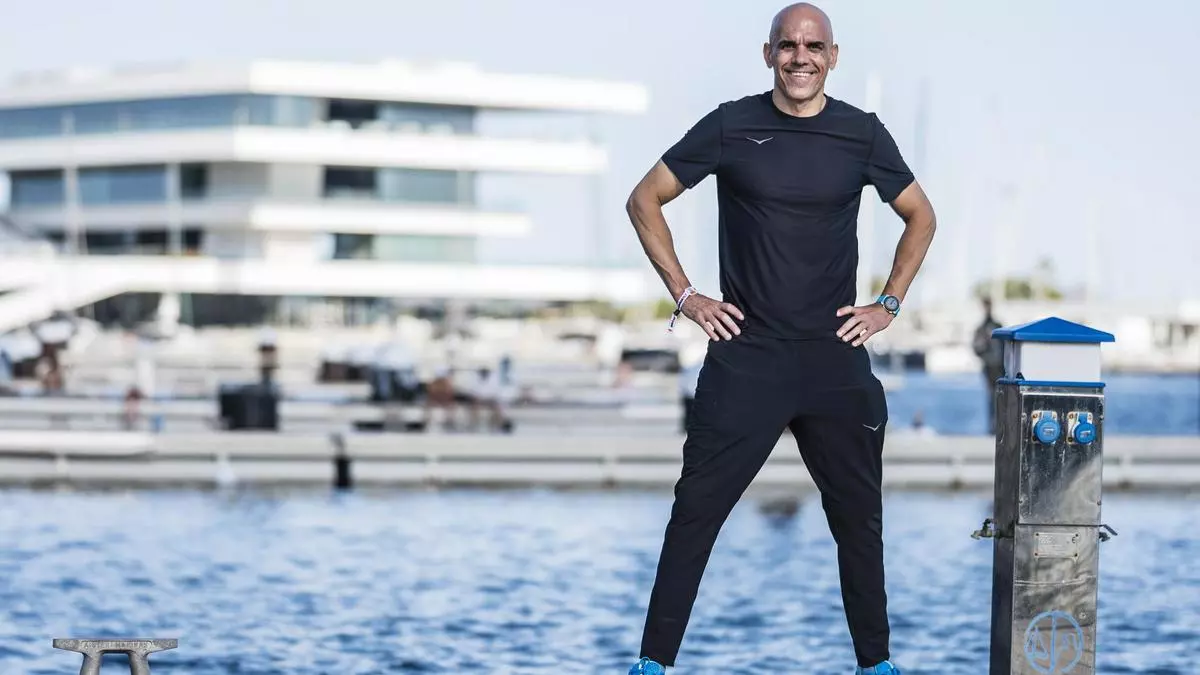 ?Correr un Ironman a los 48 a?os? Reyes Est谷vez responde: "No me lo hubiese cre赤do ni yo"