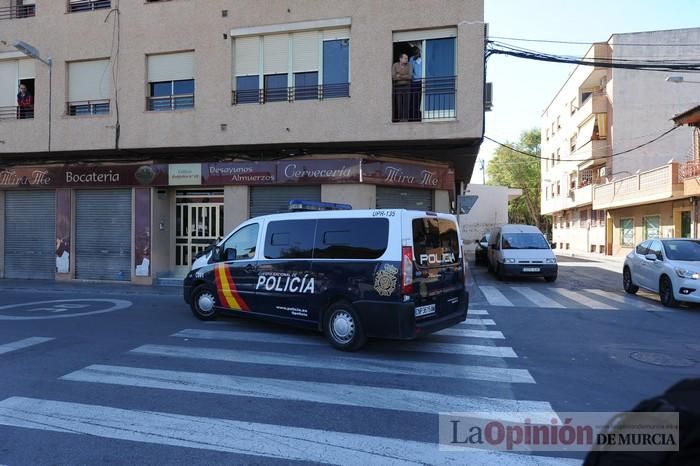 Muere de una cuchillada en el cuello un hombre en un bar de Puente Tocinos