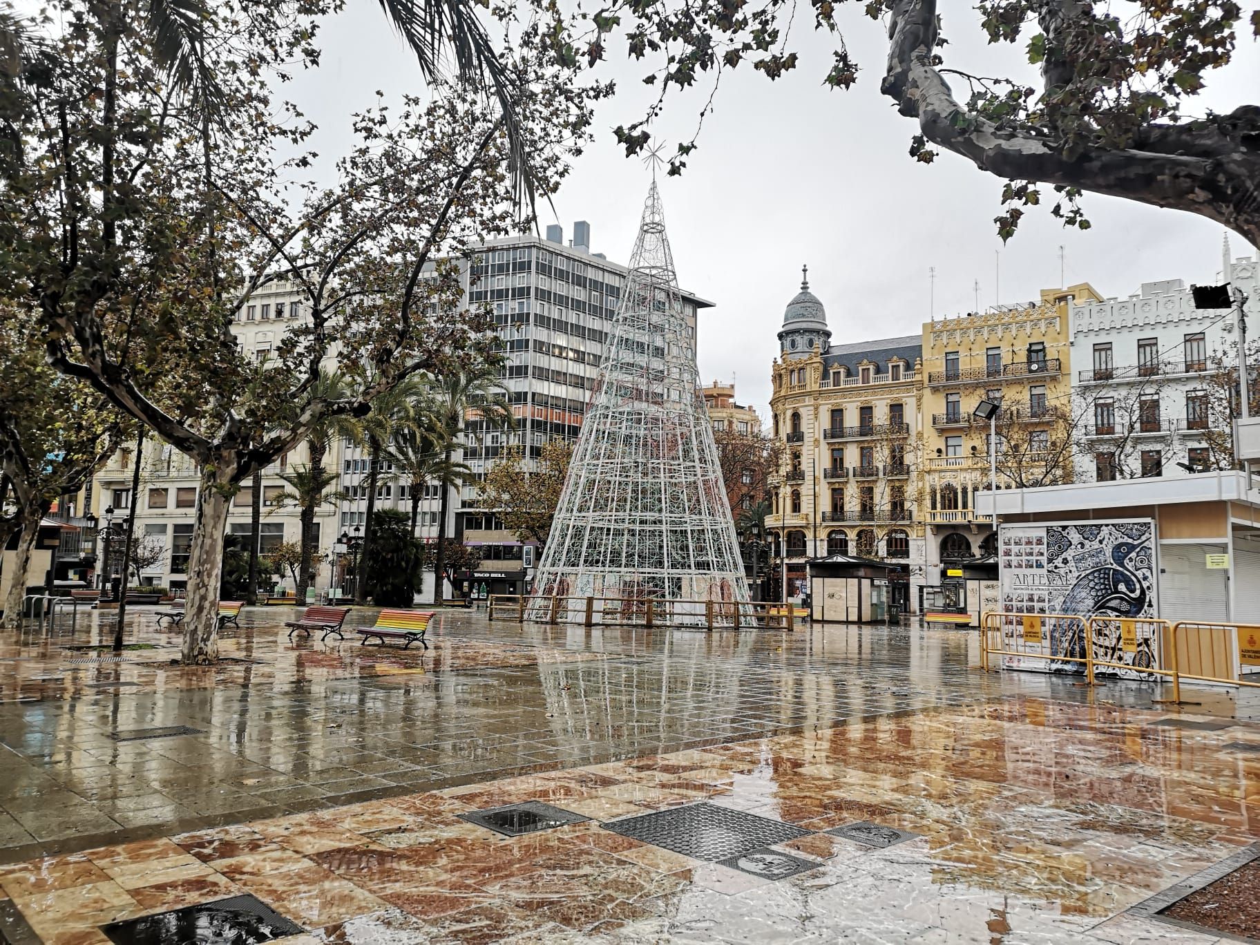 València inicia 2021 con un aguacero