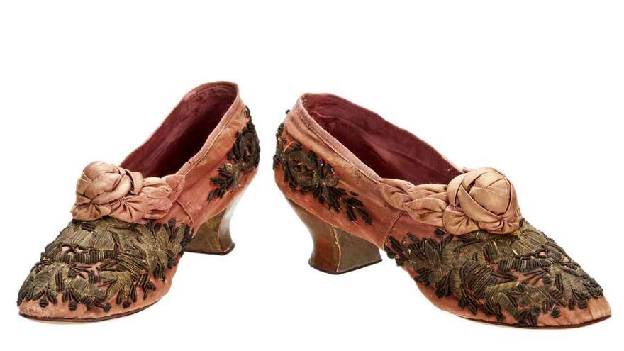La colección de calzado histórico de Stuart Weitzman llega en octubre a la Fundación Barrié