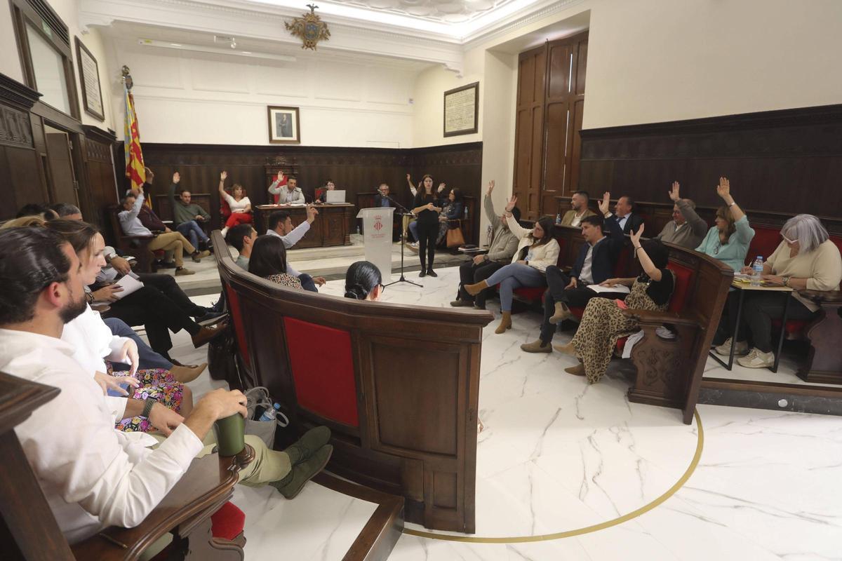 Sesión reciente del pleno del Ayuntamiento de Sagunt.