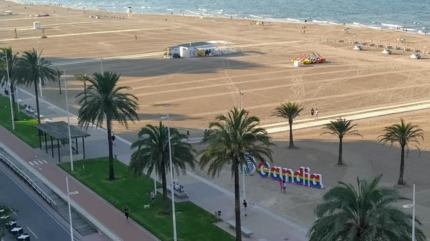 La nueva piscina 'infinity' en la azotea del hotel Bayrén de Gandia