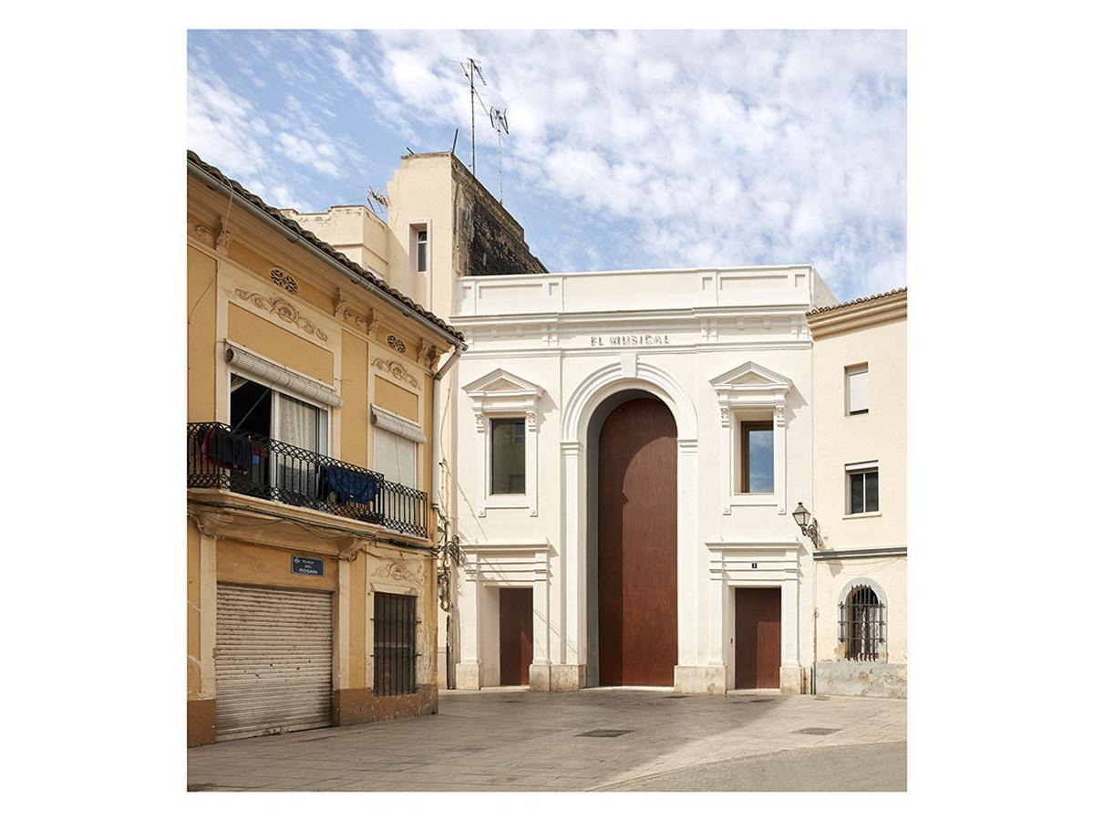 La fachada del Teatro El Musical en València.