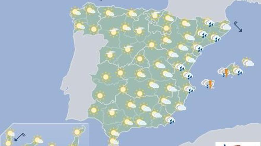 Nubes al norte y cielos despejados en el resto de Canarias