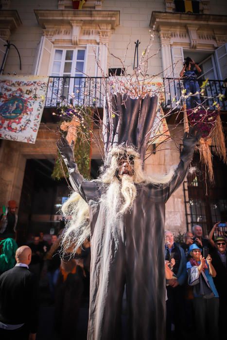 Orihuela rescata su pasado en su tradicional Mercado Medieval