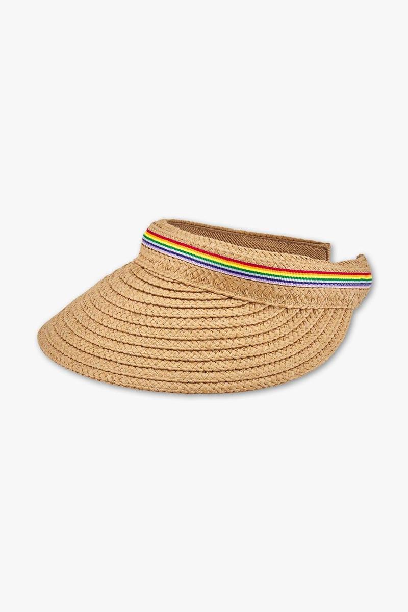 Visera de rafia con cinta arcorisi de C&A (Precio: 6,00 euros)
